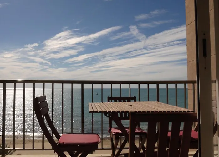 Διαμέρισμα Frente Al Mar En Con Parking 4 Personas *